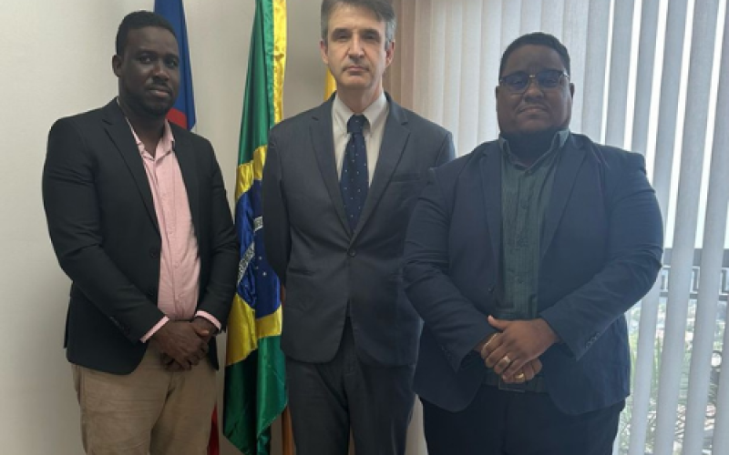 REUNIÃO OFICIAL NA EMBAIXADA DO BRASIL NO HAITI